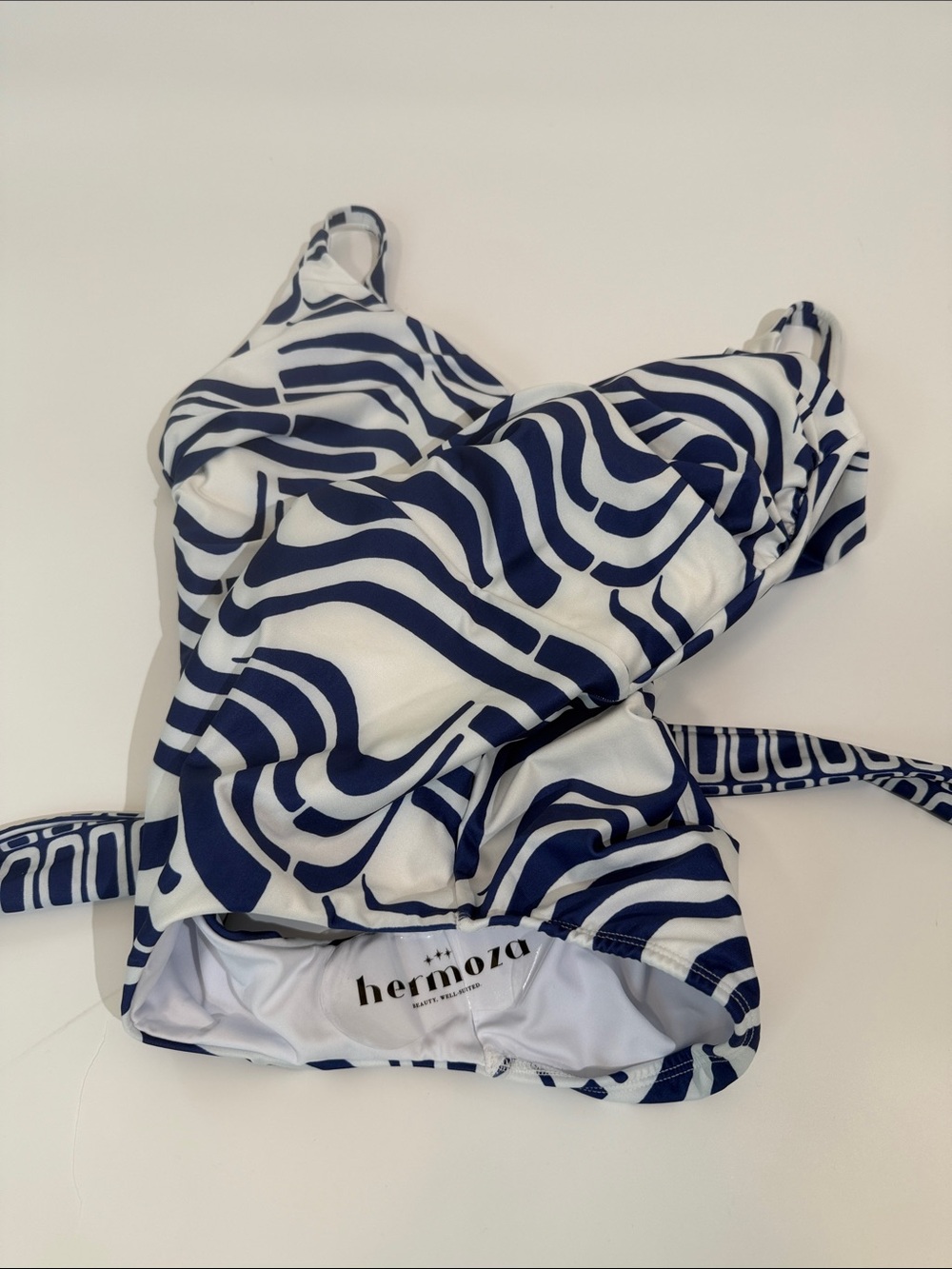 Hermoza Amelia One Piece Swimsuit Size 8 NWT Blue White Revel In Retro Print - Picture 9 of 15